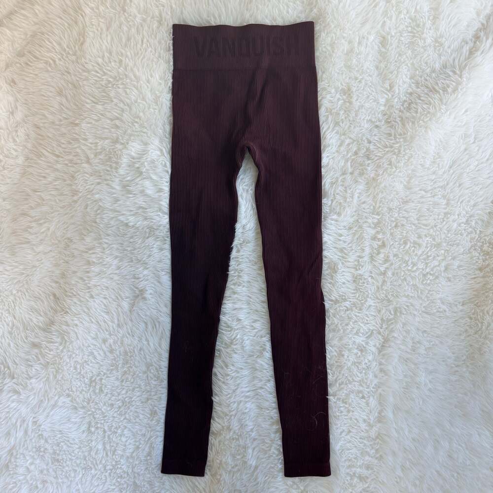 Vanquish Fitness Women's Seamless Ribbed Leggings in Dark Brown